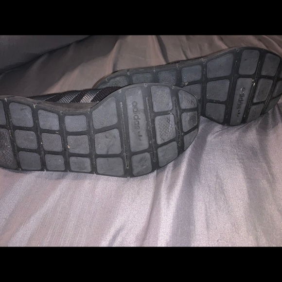 Adidas Black on Black Men’s size 10 Running Shoe - Picture 5 of 5